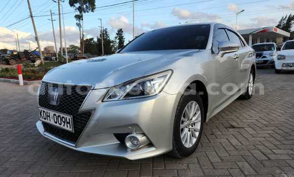 Nunua Ilio tumika Toyota Crown Fedha Gari ndani ya Nairobi nchini Nairobi Nunua Ilio tumika Toyota Crown Fedha Gari ndani ya Nairobi nchini Nairobi