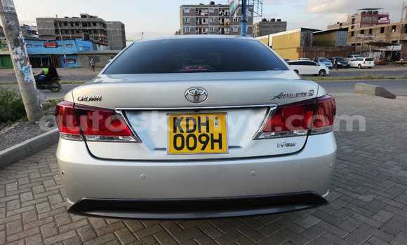 Nunua Ilio tumika Toyota Crown Fedha Gari ndani ya Nairobi nchini Nairobi Nunua Ilio tumika Toyota Crown Fedha Gari ndani ya Nairobi nchini Nairobi