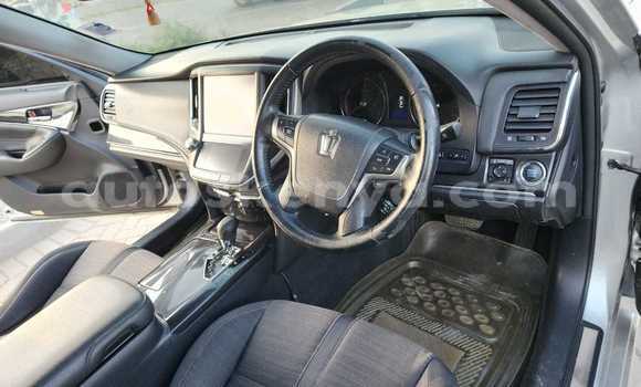 Nunua Ilio tumika Toyota Crown Fedha Gari ndani ya Nairobi nchini Nairobi Nunua Ilio tumika Toyota Crown Fedha Gari ndani ya Nairobi nchini Nairobi