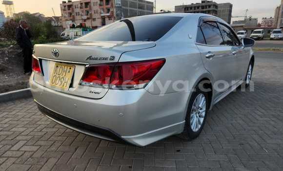 Nunua Ilio tumika Toyota Crown Fedha Gari ndani ya Nairobi nchini Nairobi Nunua Ilio tumika Toyota Crown Fedha Gari ndani ya Nairobi nchini Nairobi