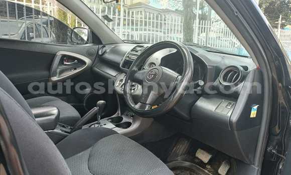 Nunua Ilio tumika Toyota RAV4 Nyeusi Gari ndani ya Nairobi nchini Nairobi Nunua Ilio tumika Toyota RAV4 Nyeusi Gari ndani ya Nairobi nchini Nairobi