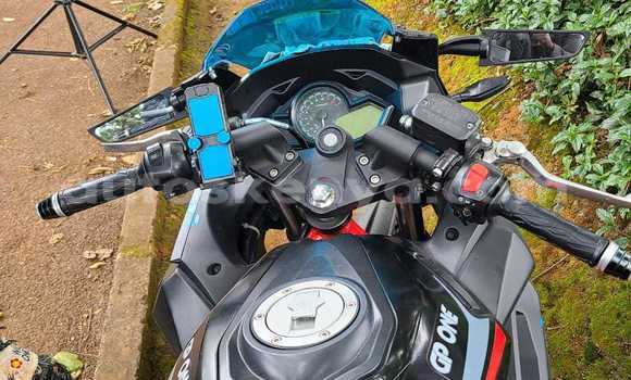 Oofamaa Tgb BLADE Black Doqdoqqee iti Murang'a keessatti Central Kenya keessatti