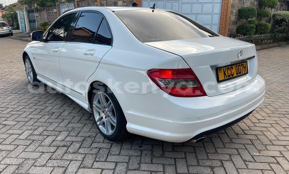 Nunua Ilio tumika Mercedes‒Benz 200 Nyeupe Gari ndani ya Nairobi nchini Nairobi Nunua Ilio tumika Mercedes‒Benz 200 Nyeupe Gari ndani ya Nairobi nchini Nairobi
