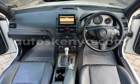 Nunua Ilio tumika Mercedes‒Benz 200 Nyeupe Gari ndani ya Nairobi nchini Nairobi Nunua Ilio tumika Mercedes‒Benz 200 Nyeupe Gari ndani ya Nairobi nchini Nairobi