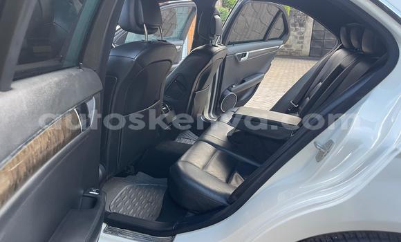 Nunua Ilio tumika Mercedes‒Benz 200 Nyeupe Gari ndani ya Nairobi nchini Nairobi Nunua Ilio tumika Mercedes‒Benz 200 Nyeupe Gari ndani ya Nairobi nchini Nairobi