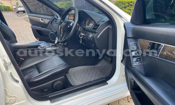 Nunua Ilio tumika Mercedes‒Benz 200 Nyeupe Gari ndani ya Nairobi nchini Nairobi Nunua Ilio tumika Mercedes‒Benz 200 Nyeupe Gari ndani ya Nairobi nchini Nairobi