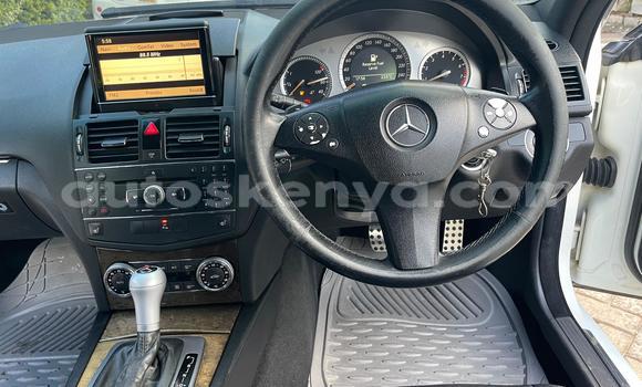 Nunua Ilio tumika Mercedes‒Benz 200 Nyeupe Gari ndani ya Nairobi nchini Nairobi Nunua Ilio tumika Mercedes‒Benz 200 Nyeupe Gari ndani ya Nairobi nchini Nairobi