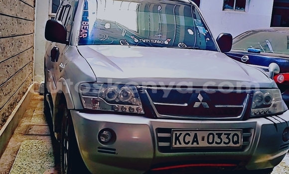 Buy Used Mitsubishi Pajero Silver Car in Nairobi in Nairobi