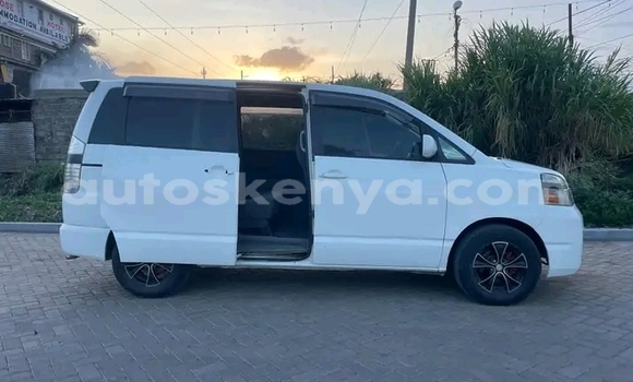Nunua Ilio tumika Toyota Voxy Nyeupe Gari ndani ya Nairobi nchini Nairobi Nunua Ilio tumika Toyota Voxy Nyeupe Gari ndani ya Nairobi nchini Nairobi