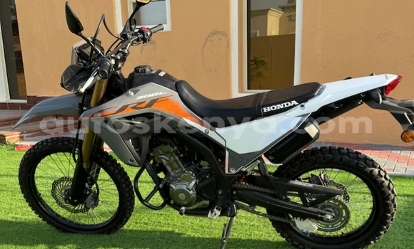 Oofamaa Honda CRF Beige Doqdoqqee iti Nairobi keessatti Nairobi keessatti