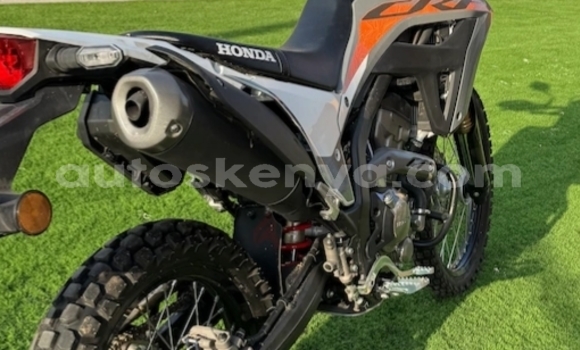 Nunua Ilio tumika Honda CRF Beige Bike ndani ya Nairobi nchini Nairobi Nunua Ilio tumika Honda CRF Beige Bike ndani ya Nairobi nchini Nairobi