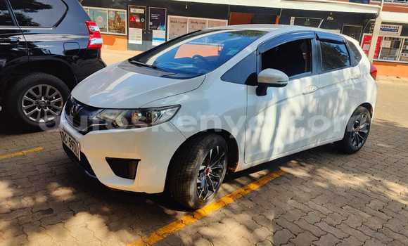 Buy Used Honda Fit White Car in Kiambu in Central Kenya Buy Used Honda Fit White Car in Kiambu in Central Kenya