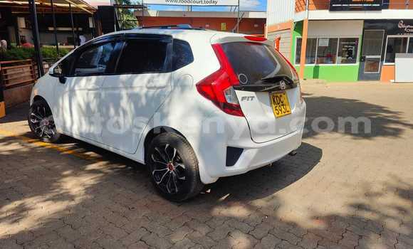 Buy Used Honda Fit White Car in Kiambu in Central Kenya Buy Used Honda Fit White Car in Kiambu in Central Kenya