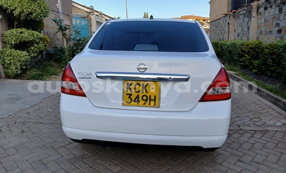 Nunua Ilio tumika Nissan tiida Nyeupe Gari ndani ya Nairobi nchini Nairobi Nunua Ilio tumika Nissan tiida Nyeupe Gari ndani ya Nairobi nchini Nairobi