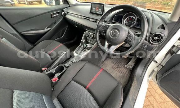 Nunua Ilio tumika Mazda Demio Nyeupe Gari ndani ya Machakos nchini Nairobi Nunua Ilio tumika Mazda Demio Nyeupe Gari ndani ya Machakos nchini Nairobi