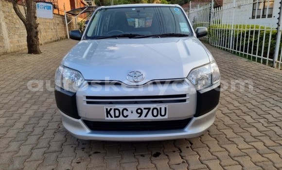Oofamaa Toyota Probox Silver Makiinaa iti Machakos keessatti Nairobi keessatti