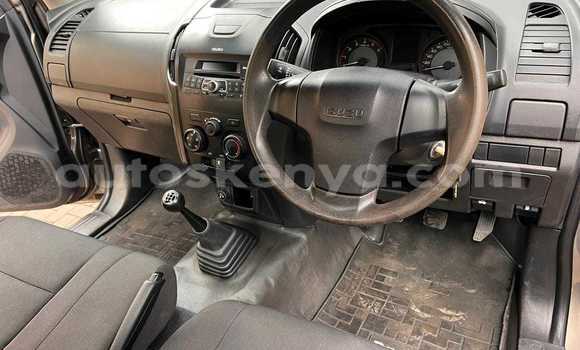 Nunua Ilio tumika Isuzu D–MAX Fedha Gari ndani ya Machakos nchini Nairobi Nunua Ilio tumika Isuzu D–MAX Fedha Gari ndani ya Machakos nchini Nairobi