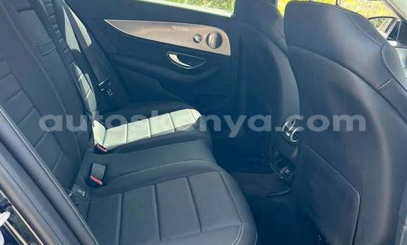 Oofamaa Mercedes-Benz C-Classe Black Makiinaa iti Nairobi keessatti Nairobi keessatti Oofamaa Mercedes-Benz C-Classe Black Makiinaa iti Nairobi keessatti Nairobi keessatti