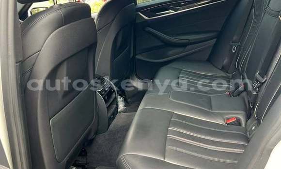 Oofamaa BMW 501 White Makiinaa iti Nairobi keessatti Nairobi keessatti Oofamaa BMW 501 White Makiinaa iti Nairobi keessatti Nairobi keessatti