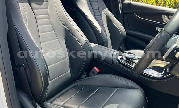 Oofamaa Mercedes‒Benz E–Class White Makiinaa iti Nairobi keessatti Nairobi keessatti Oofamaa Mercedes‒Benz E–Class White Makiinaa iti Nairobi keessatti Nairobi keessatti