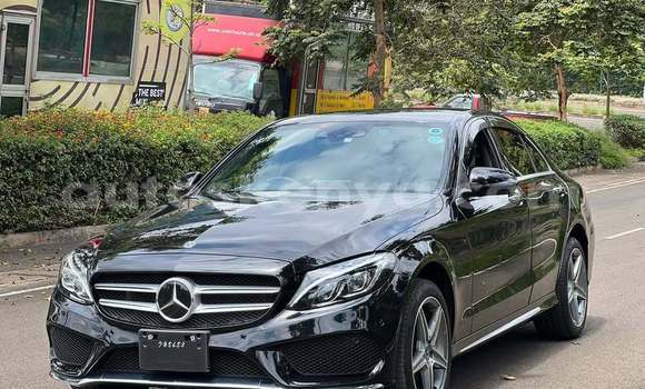 Nunua Ilio tumika Mercedes‒Benz C–Class Nyeusi Gari ndani ya Nairobi nchini Nairobi