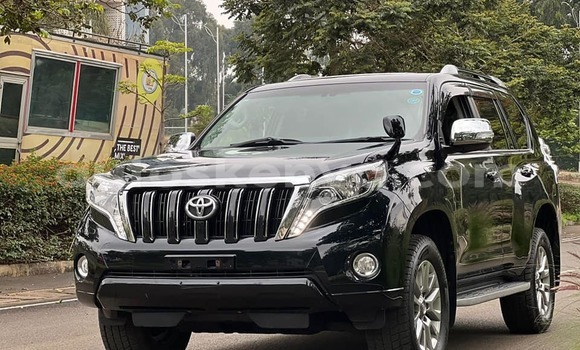 Nunua Ilio tumika Toyota Prado Nyeusi Gari ndani ya Nairobi nchini Nairobi