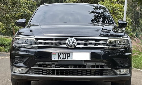 Oofamaa Volkswagen Tiguan Black Makiinaa iti Nairobi keessatti Nairobi keessatti