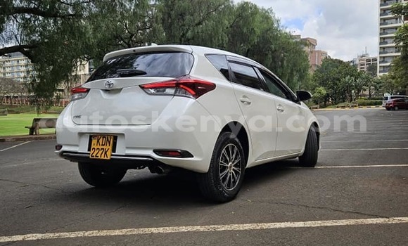 Oofamaa Toyota Auris White Makiinaa iti Nairobi keessatti Nairobi keessatti Oofamaa Toyota Auris White Makiinaa iti Nairobi keessatti Nairobi keessatti