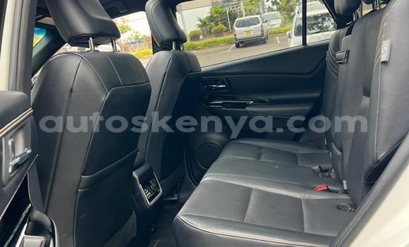Buy Used Toyota Harrier White Car in Nairobi in Nairobi Buy Used Toyota Harrier White Car in Nairobi in Nairobi