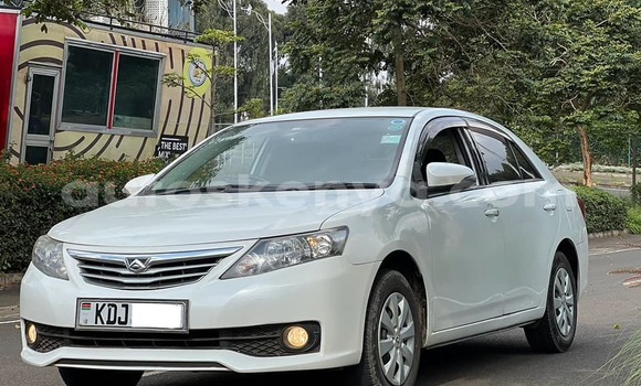 Nunua Ilio tumika Toyota Allion Nyeupe Gari ndani ya Nairobi nchini Nairobi