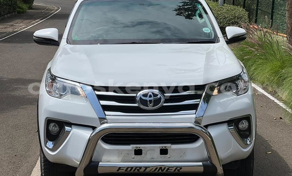 Nunua Ilio tumika Toyota Fortuner Nyeupe Gari ndani ya Nairobi nchini Nairobi Nunua Ilio tumika Toyota Fortuner Nyeupe Gari ndani ya Nairobi nchini Nairobi