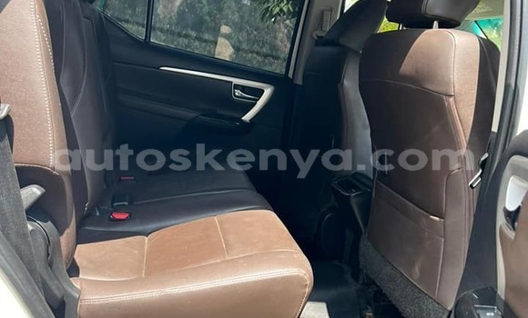 Oofamaa Toyota Fortuner White Makiinaa iti Nairobi keessatti Nairobi keessatti Oofamaa Toyota Fortuner White Makiinaa iti Nairobi keessatti Nairobi keessatti