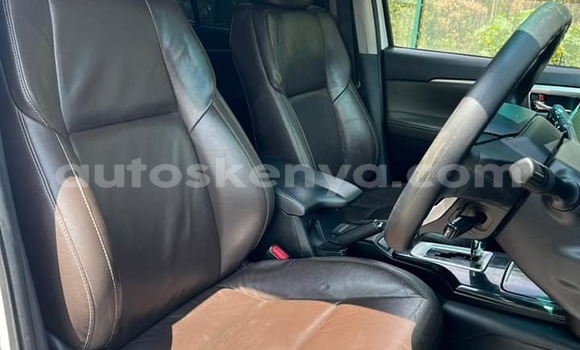 Oofamaa Toyota Fortuner White Makiinaa iti Nairobi keessatti Nairobi keessatti Oofamaa Toyota Fortuner White Makiinaa iti Nairobi keessatti Nairobi keessatti