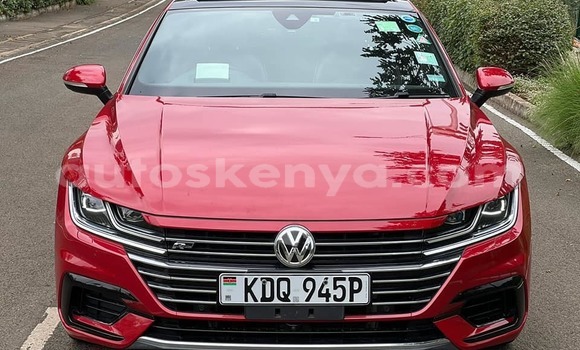 Oofamaa Volkswagen Arteon Red Makiinaa iti Nairobi keessatti Nairobi keessatti