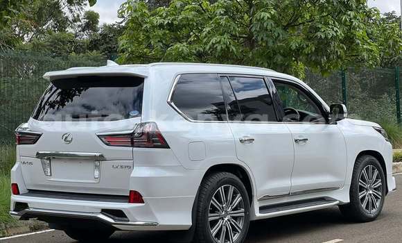 Oofamaa Lexus LX White Makiinaa iti Nairobi keessatti Nairobi keessatti Oofamaa Lexus LX White Makiinaa iti Nairobi keessatti Nairobi keessatti