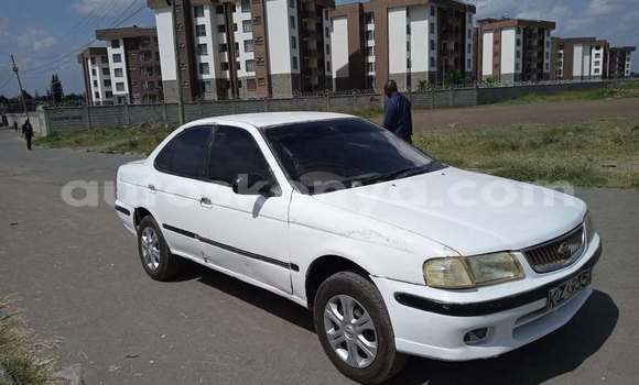 Oofamaa Nissan BE-1 White Makiinaa iti Nairobi keessatti Nairobi keessatti