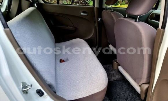 Oofamaa Suzuki Alto White Makiinaa iti Machakos keessatti Nairobi keessatti Oofamaa Suzuki Alto White Makiinaa iti Machakos keessatti Nairobi keessatti