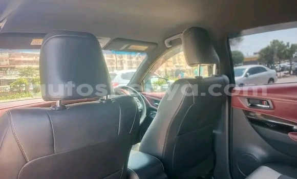 Nunua Ilio tumika Toyota Harrier Nyeusi Gari ndani ya Griftu nchini Kaskazini Mashariki mwa Kenya Nunua Ilio tumika Toyota Harrier Nyeusi Gari ndani ya Griftu nchini Kaskazini Mashariki mwa Kenya