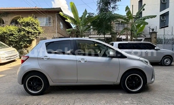 Nunua Ilio tumika Toyota Vitz Nyeupe Gari ndani ya Gilgil nchini Kati Nunua Ilio tumika Toyota Vitz Nyeupe Gari ndani ya Gilgil nchini Kati