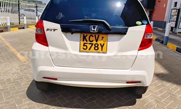 Nunua Ilio tumika Honda Fit Nyeupe Gari ndani ya Gatanga nchini Nairobi Nunua Ilio tumika Honda Fit Nyeupe Gari ndani ya Gatanga nchini Nairobi
