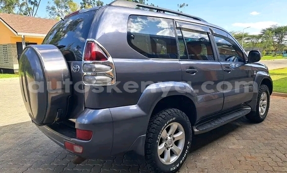 Nunua Ilio tumika Toyota Land Cruiser Nyeupe Gari ndani ya Garissa nchini Kaskazini Mashariki mwa Kenya