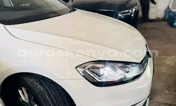 Nunua Ilio tumika Volkswagen Golf Nyeupe Gari ndani ya Bute nchini Kaskazini Mashariki mwa Kenya Nunua Ilio tumika Volkswagen Golf Nyeupe Gari ndani ya Bute nchini Kaskazini Mashariki mwa Kenya