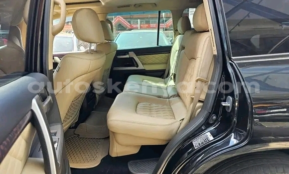 Nunua Ilio tumika Toyota Land Cruiser Nyeusi Gari ndani ya Hola nchini Kenya ya Pwani