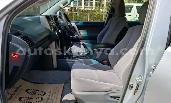 Nunua Ilio tumika Toyota Land Cruiser Prado Nyingine Gari ndani ya Bomet nchini Bonde la Ufafanuzi Nunua Ilio tumika Toyota Land Cruiser Prado Nyingine Gari ndani ya Bomet nchini Bonde la Ufafanuzi