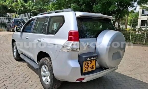 Nunua Ilio tumika Toyota Land Cruiser Prado Nyingine Gari ndani ya Bomet nchini Bonde la Ufafanuzi Nunua Ilio tumika Toyota Land Cruiser Prado Nyingine Gari ndani ya Bomet nchini Bonde la Ufafanuzi
