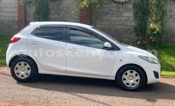 Nunua Ilio tumika Mazda Demio Nyeupe Gari ndani ya Gazi nchini Pwani Nunua Ilio tumika Mazda Demio Nyeupe Gari ndani ya Gazi nchini Pwani