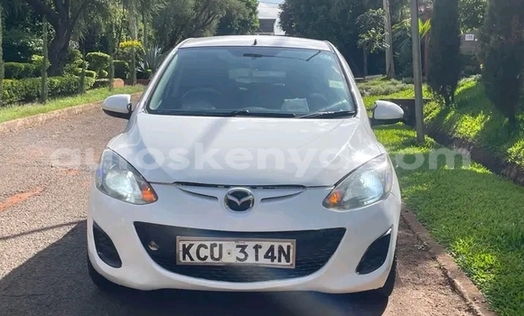 Nunua Ilio tumika Mazda Demio Nyeupe Gari ndani ya Gazi nchini Pwani Nunua Ilio tumika Mazda Demio Nyeupe Gari ndani ya Gazi nchini Pwani