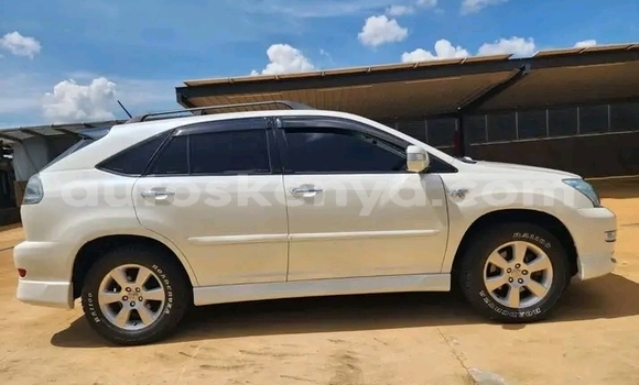 Buy Used Toyota Harrier White Car in Changamwe in Coast