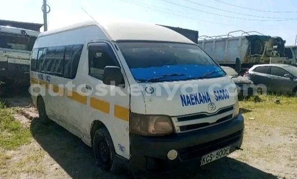Nunua Ilio tumika Toyota Hiace Nyeupe Gari ndani ya Bute nchini Kaskazini Mashariki mwa Kenya Nunua Ilio tumika Toyota Hiace Nyeupe Gari ndani ya Bute nchini Kaskazini Mashariki mwa Kenya