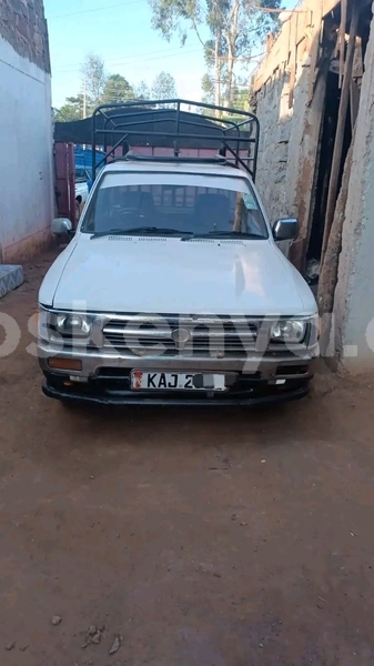 Big with watermark toyota hilux northeast kenya bute 25575